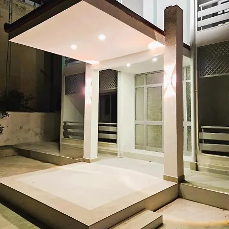 Hotel Villa2 *
